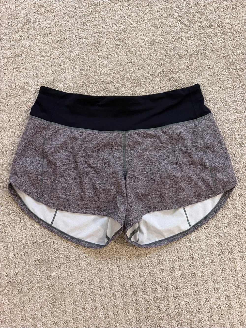 Lululemon Black Waistband Gray Heather Run Speed Shorts Size 6 Workout Athletic